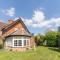 Beautiful country cottage for 8 - great staycation - Wolverhampton