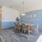 The Blue Holly - Bright & Spacious with a Pool