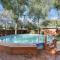 Vibrant House w Great Backyard Pool and Jacuzzi