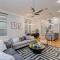 High End In The Center - Mins to Downtown w Pool - Х'юстон