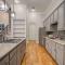 High End In The Center - Mins to Downtown w Pool - Х'юстон