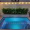 High End In The Center - Mins to Downtown w Pool - Х'юстон