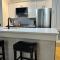 Entire Home w/ Party Rooftop - A Block Away From Parades - Новый Орлеан