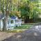 2 River Road Inn & Cottages