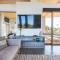 Skyline Ridge- Modern Residence w Sprawling Views