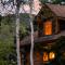 Evergreen Castle - SLEEPS 8 - Close to skiing - 埃弗格林