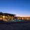 Escondite: Modern Desert Hideout w Pool + Spa - Landers