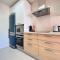 Modern 2 Bedroom Beachside Apartment NR72