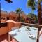 Modern 2 Bedroom Beachside Apartment NR72
