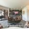 Stylish 2BD Condo - Walk to Palisades!