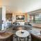 Stylish 2BD Condo - Walk to Palisades!