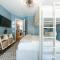 Stylish 2BD Condo - Walk to Palisades!