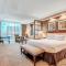 MGM Signature-15-711 Strip View Jacuzzi Studio - Las Vegas