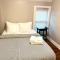 The House Hotels - W45th Backhouse - Ohio City District Home - 5 Minutes from Downtown - Cleveland
