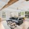 Park It At the Butterfield Garage, Historic Pre-Prohibition Style Apt in the Heart of Downtown