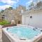Remodeled Historic 1800s Carriage House, The Castle Garden, Colonial Modern Mansion