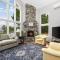 Suttons Bay Beach House Private Beachfront
