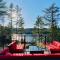 The Eyrie: Sweeping views waterfront sunlit escape - Val des Monts