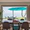 Lakeside PEC: Beautiful Waterfront & Patio