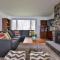 Lakeside PEC: Beautiful Waterfront & Patio