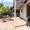 Charming Little Home Close To The City w Parking And Wifi