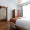 Charming Little Home Close To The City w Parking And Wifi