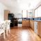 Charming Little Home Close To The City w Parking And Wifi