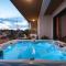 Luma Luxury Apartment with Jacuzzi