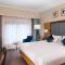 DoubleTree by Hilton Woking - Уокинг