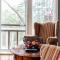 UT Moody Twin Treehouse Stay