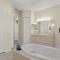 Cape Serenity- Luxury Waterfront Villa with Kayaks