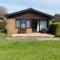 Lovely 2 bed Bungalow St Margarets at cliffe, 5 minutes Dover Ferry Dover Castle Pool Bar sauna gym - St Margarets at Cliff