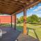 Sweet Paradise cabin with private hot tub - Fredericksburg