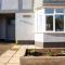 Stunning 4br House for 10 Near Beach w Hot Tub