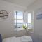 Panoramic sea views in beachfront apt w balcony - 博格诺里吉斯