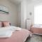 Panoramic sea views in beachfront apt w balcony - 博格诺里吉斯