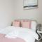 Panoramic sea views in beachfront apt w balcony - Bognor Regis