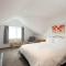 Beautiful Beachfront House wth Balcony & Sea Views
