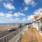 Stunning Beachfront Apt w Balcony & Sea Views - Bognor Regis
