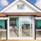 Stunning Beachfront Apt w Balcony & Sea Views - Bognor Regis