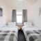 Stunning Beachfront Apt w Balcony & Sea Views