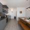 Stunning Beachfront Apt w Balcony & Sea Views - Bognor Regis