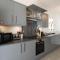 Stunning Beachfront Apt w Balcony & Sea Views