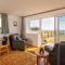 Sunny seafront chalet - sleeps 6
