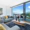 Luxury Lakeview 2 Bedroom Apartment