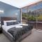 Luxury Lakeview 2 Bedroom Apartment