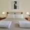 Spacious 2 Bed, 2 Bath Villa, CBD Location