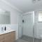 Villa on Matthews - Modern & Cosy, Escape for 2