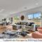 Hideaway on Curran - Modern & Comfy Retreat in CBD Firepit