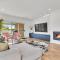 Hideaway on Curran - Modern & Comfy Retreat in CBD Firepit